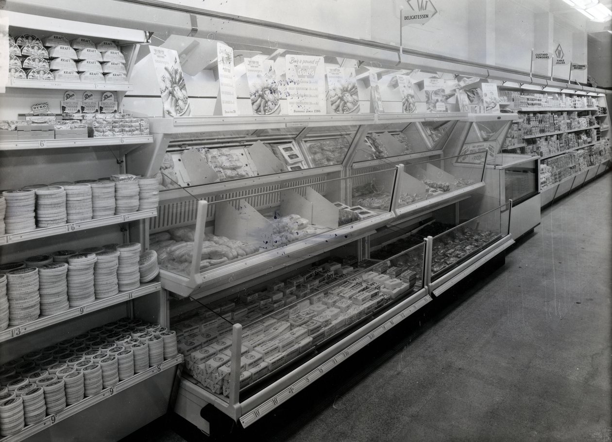 Delicatessen aisle，Woolworths商店，1956年 作者 英国摄影师