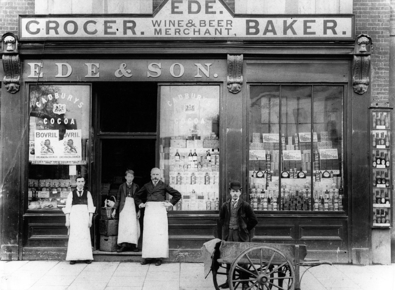Ede and Son Grocer，Wine and Beer Merchant，Baker，c.1890 作者 英国摄影师