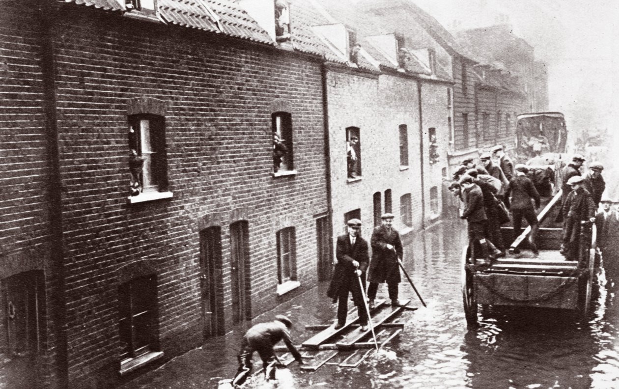 1928年1月在伦敦发生洪水 作者 英国摄影师
