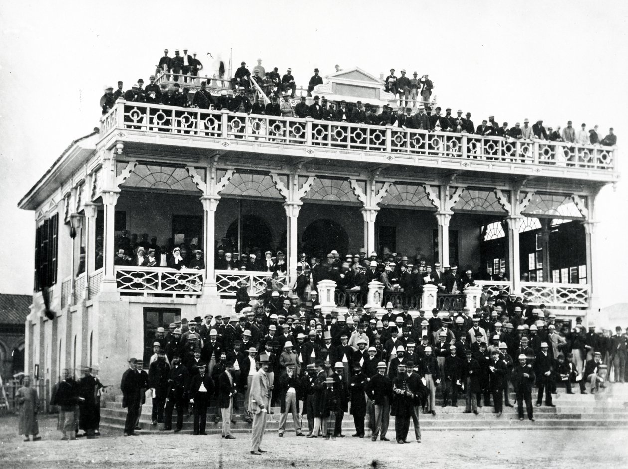 看台上满是人民，上海，1870年代 作者 英国摄影师