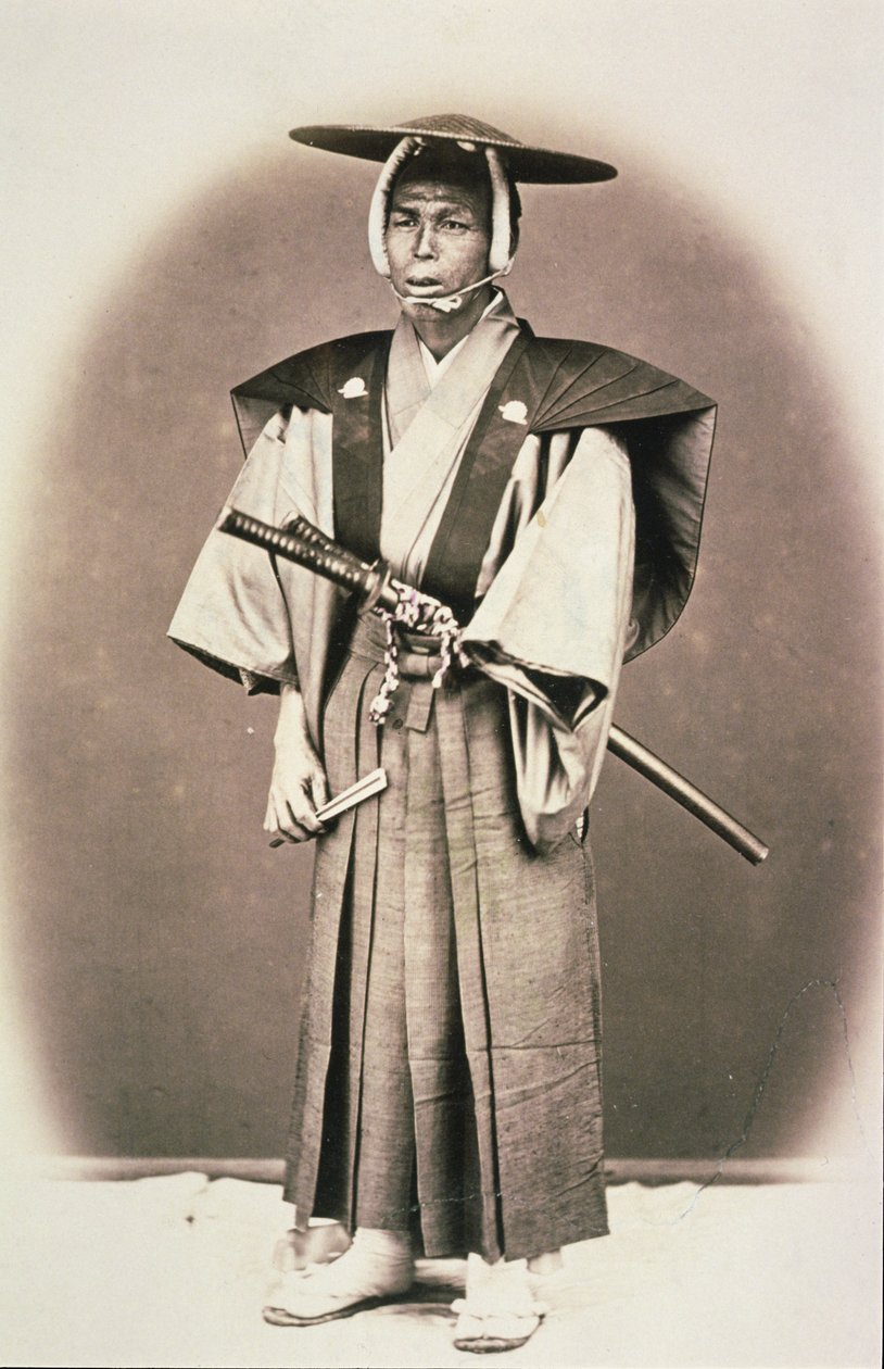 日本法院官员或武士，1870年代（手工彩色印刷品） 作者 英国摄影师