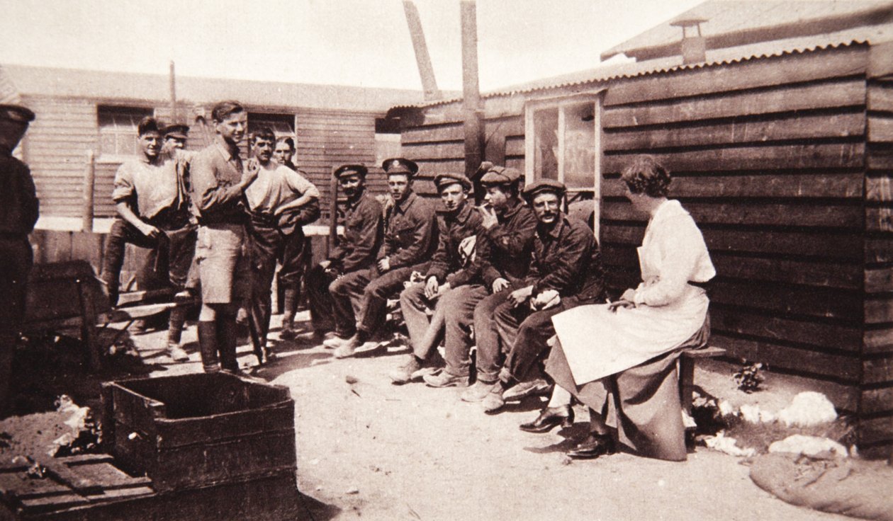 1916年“画报战争新闻”中的安吉拉·福布斯夫人前面的浴室（棕褐色照片） 作者 英国摄影师
