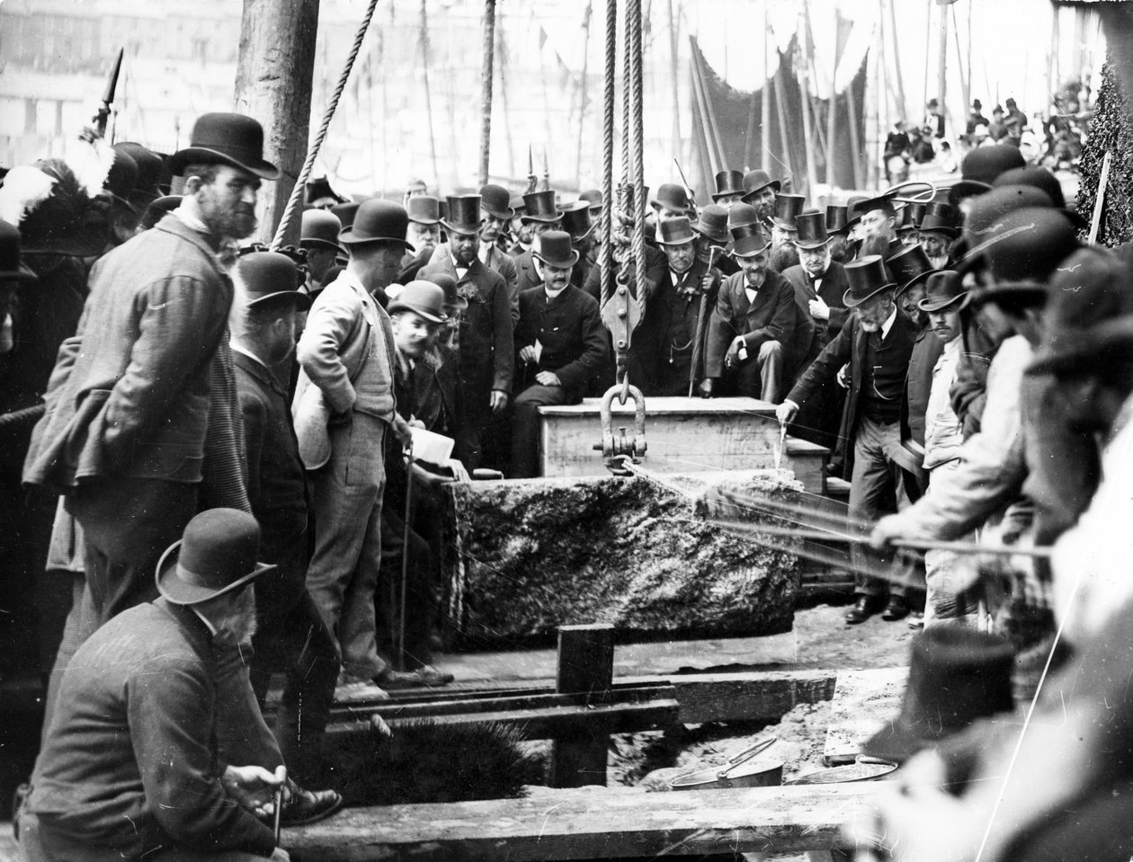 为1888年Smeatons码头延伸奠基石 作者 英国摄影师