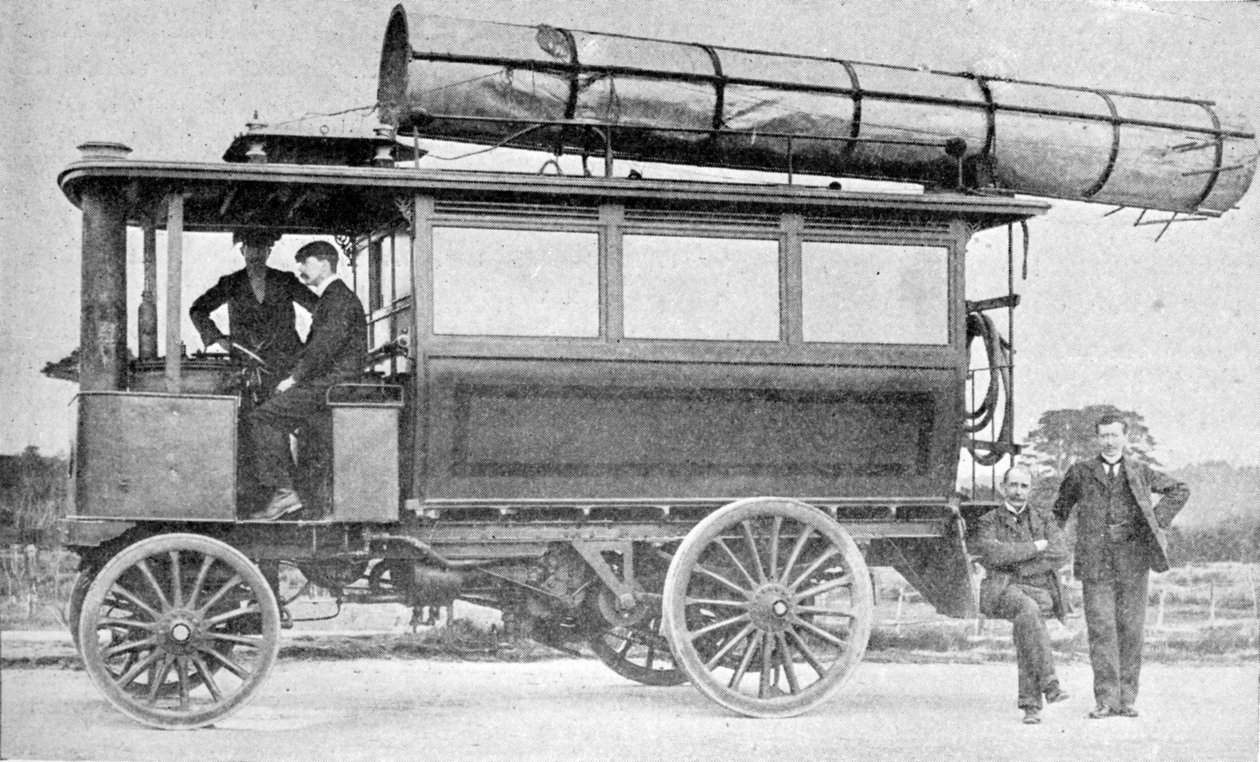 Marconis先生汽车，配有漏斗，用于发送和接收无线电报，1901年5月25日国王的插图 作者 英国摄影师