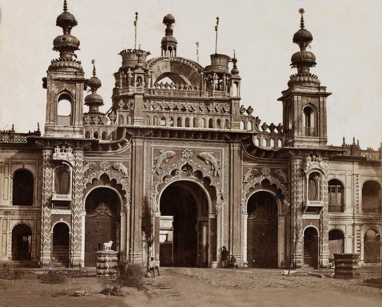 宫殿门户，c.1858 作者 英国摄影师