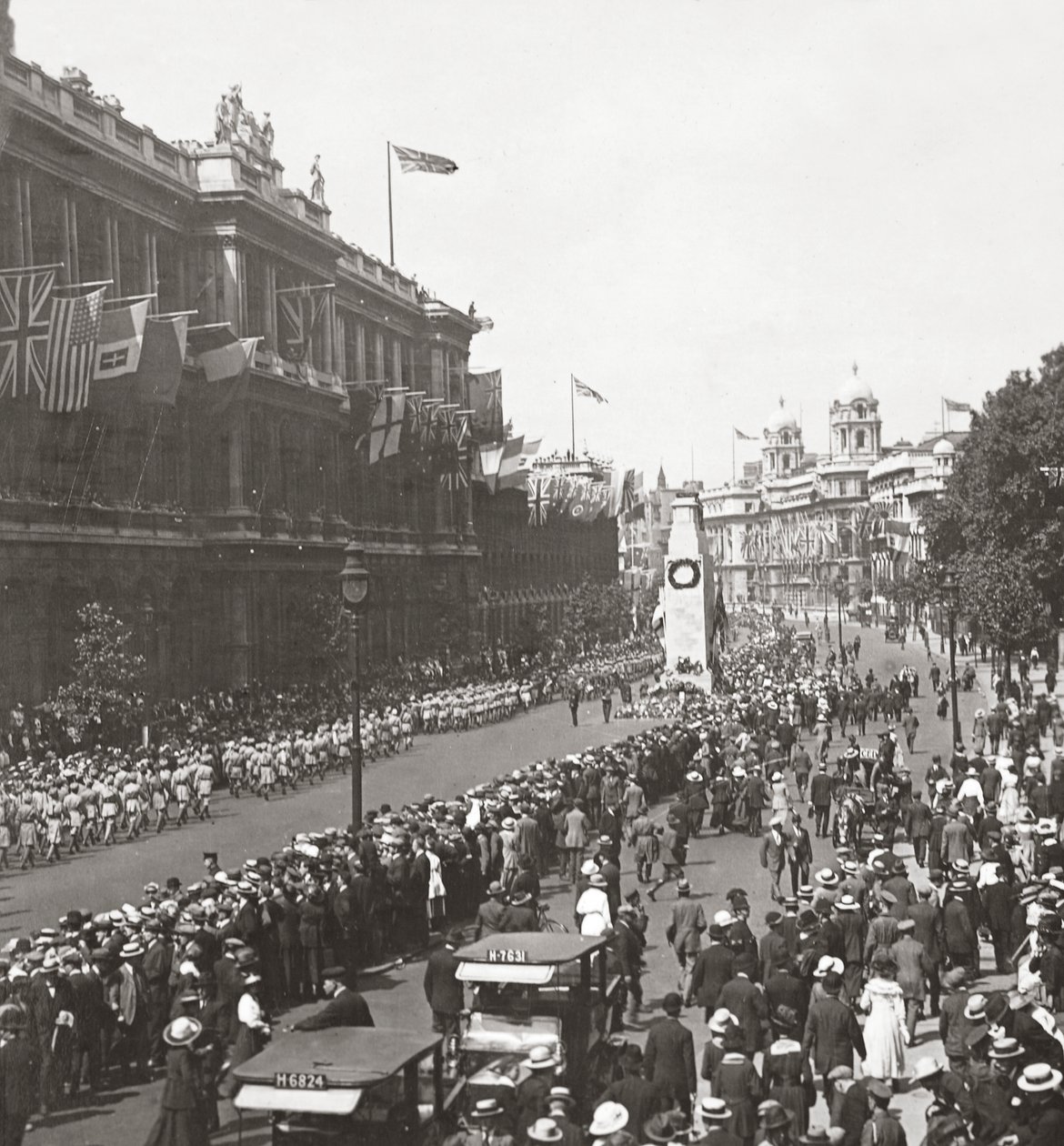 印度军队在1919年7月19日在白厅纪念碑向无名战士致敬的和平游行 作者 英国摄影师