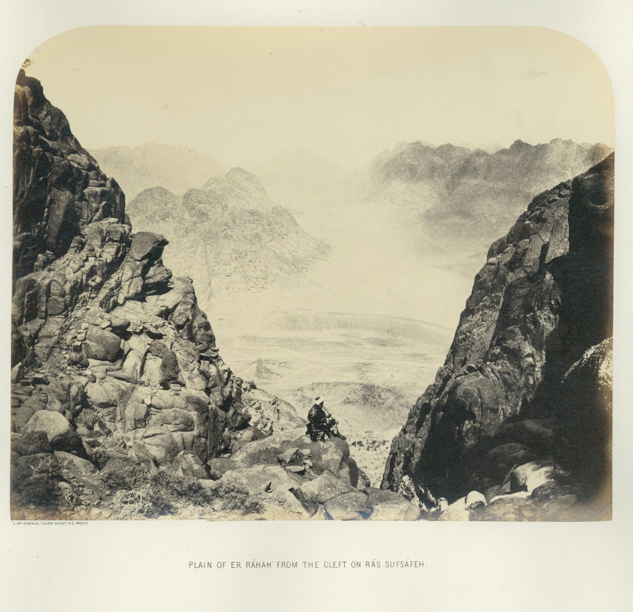 1867年Ras Sufsafeh的Cleft的Er Rahah平原 作者 英国摄影师