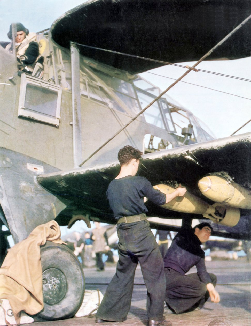 皇家海军飞机，1942年 作者 英国摄影师