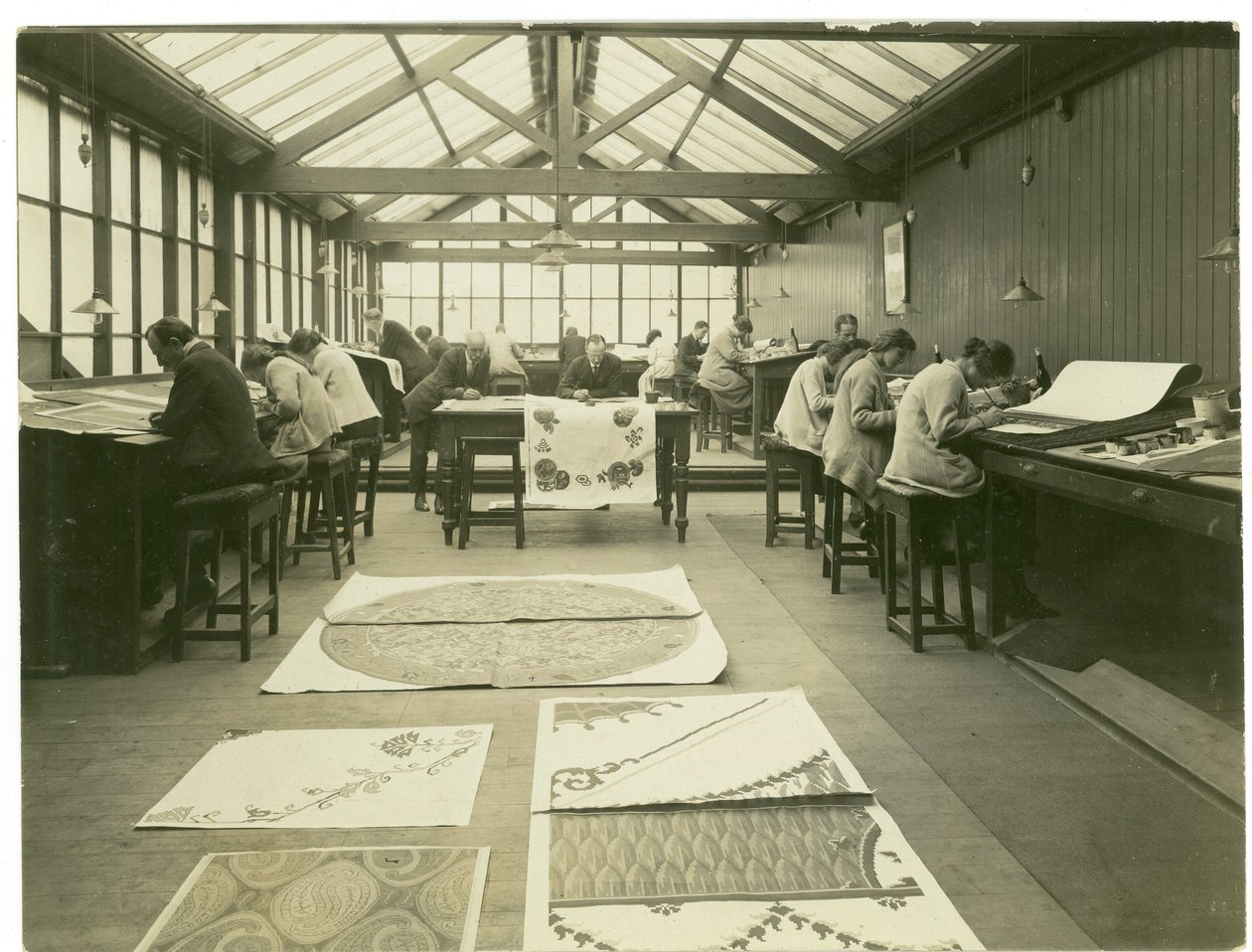 设计室的一部分，地毯行业，1923年 作者 英国摄影师