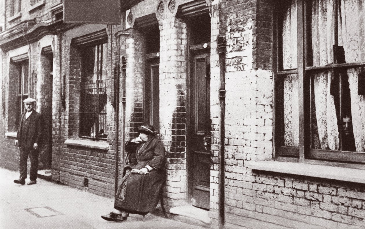 贫民窟，1934年 作者 英国摄影师