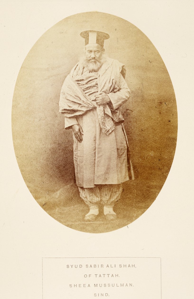Tattah的Syud Sabir Ali Shah，来自印度人民的Sheea Mussulman，Sind，由J. Forbes Watson撰写，1868年出版（蛋白印刷品） 作者 英国摄影师
