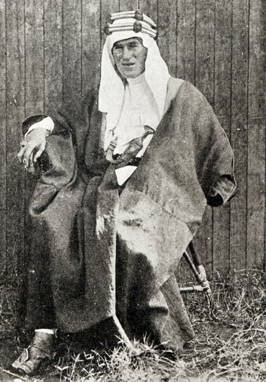 TE Lawrence穿着完整的阿拉伯服装，1919年 作者 英国摄影师