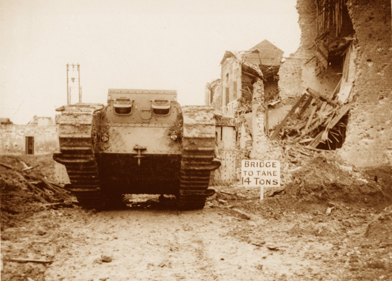 坦克开始行动，1916-17 作者 英国摄影师