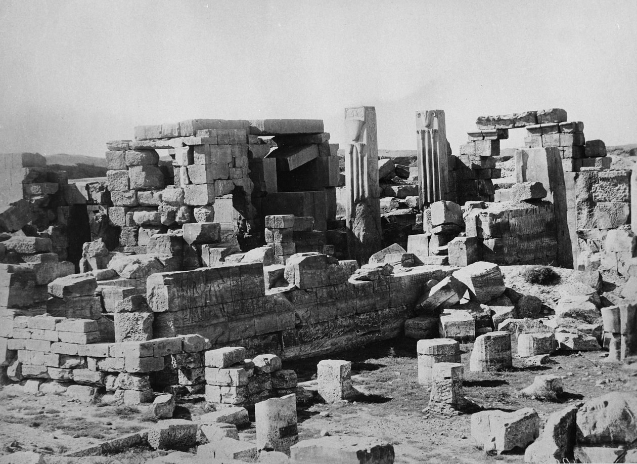 Lotus Columns 作者 英国摄影师