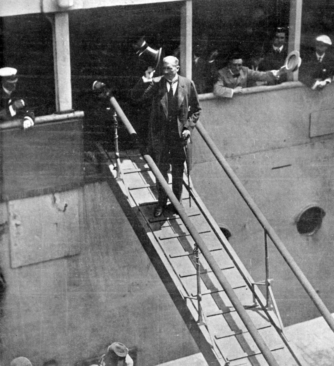米尔纳勋爵的接待，国王的封面，1901年6月1日 作者 英国摄影师