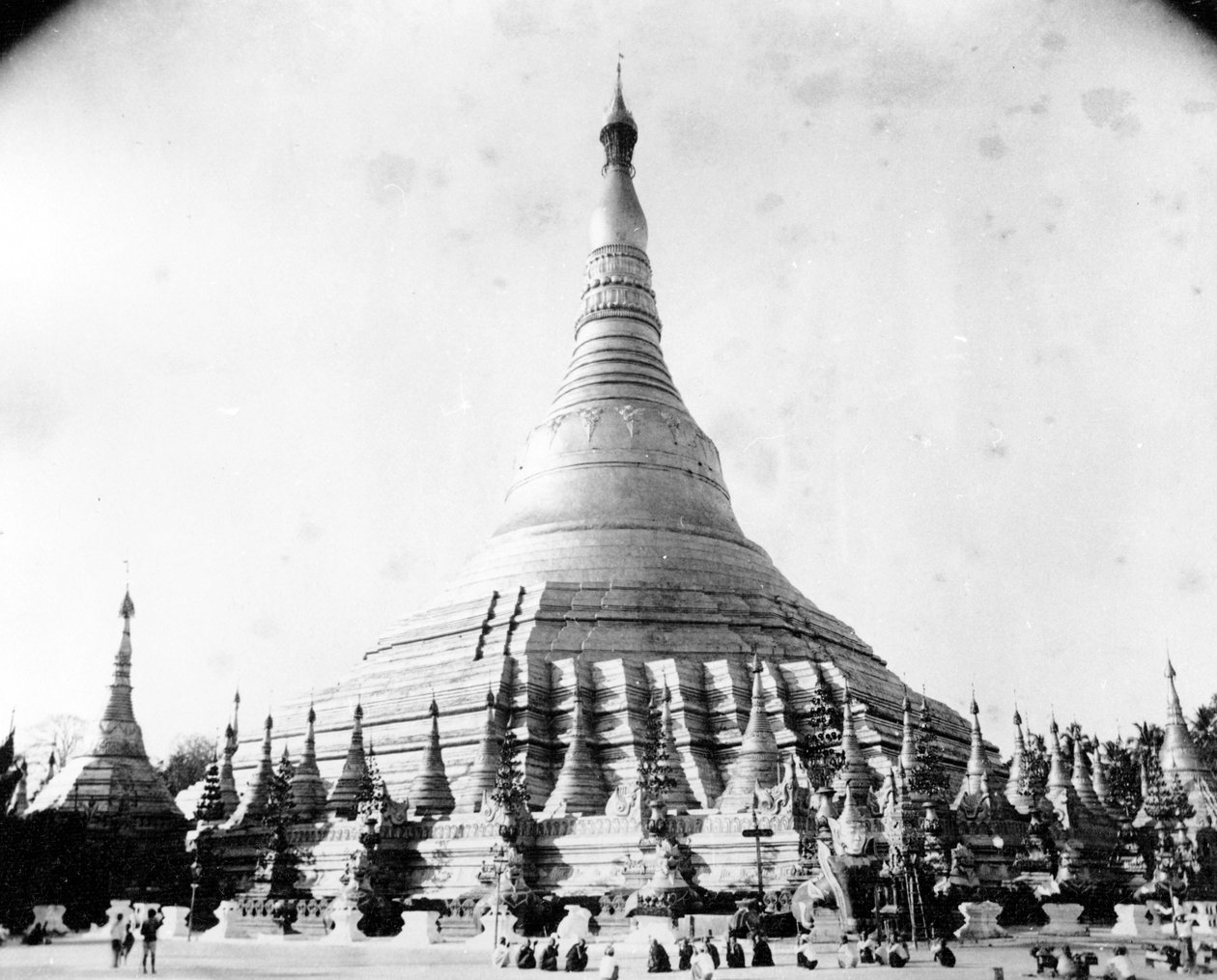 仰光的Shwedagon塔，c.1886 作者 英国摄影师