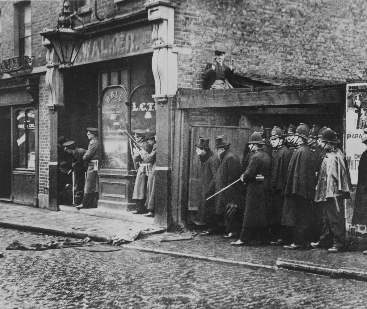Sidney Street Siege，1911年 作者 英国摄影师
