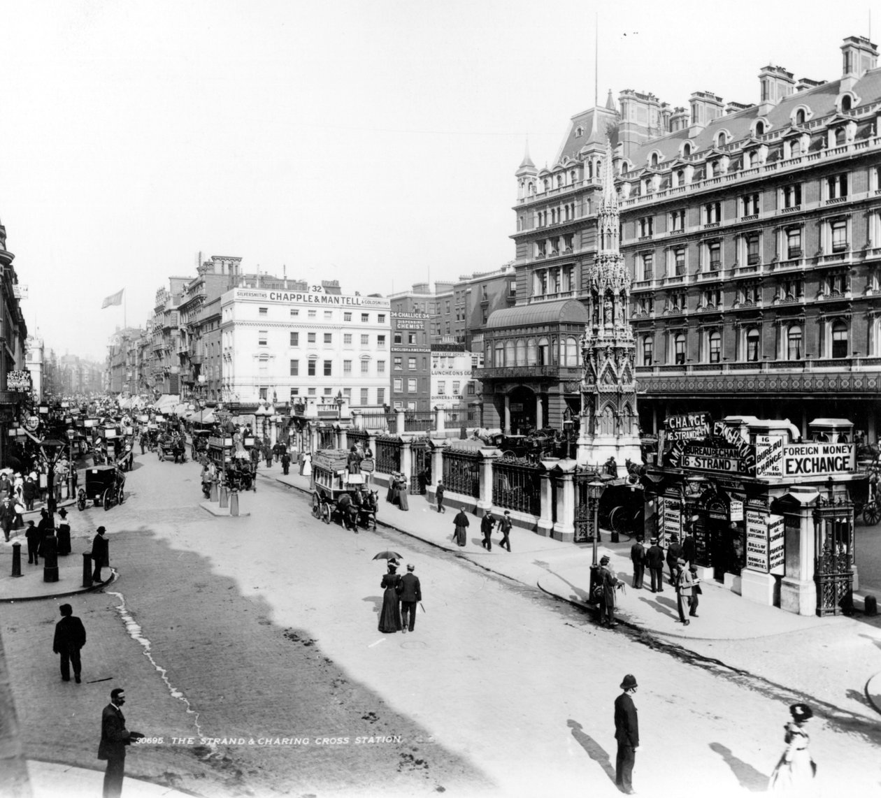 The Strand and Charing Cross Station，London，c.1890 作者 英国摄影师