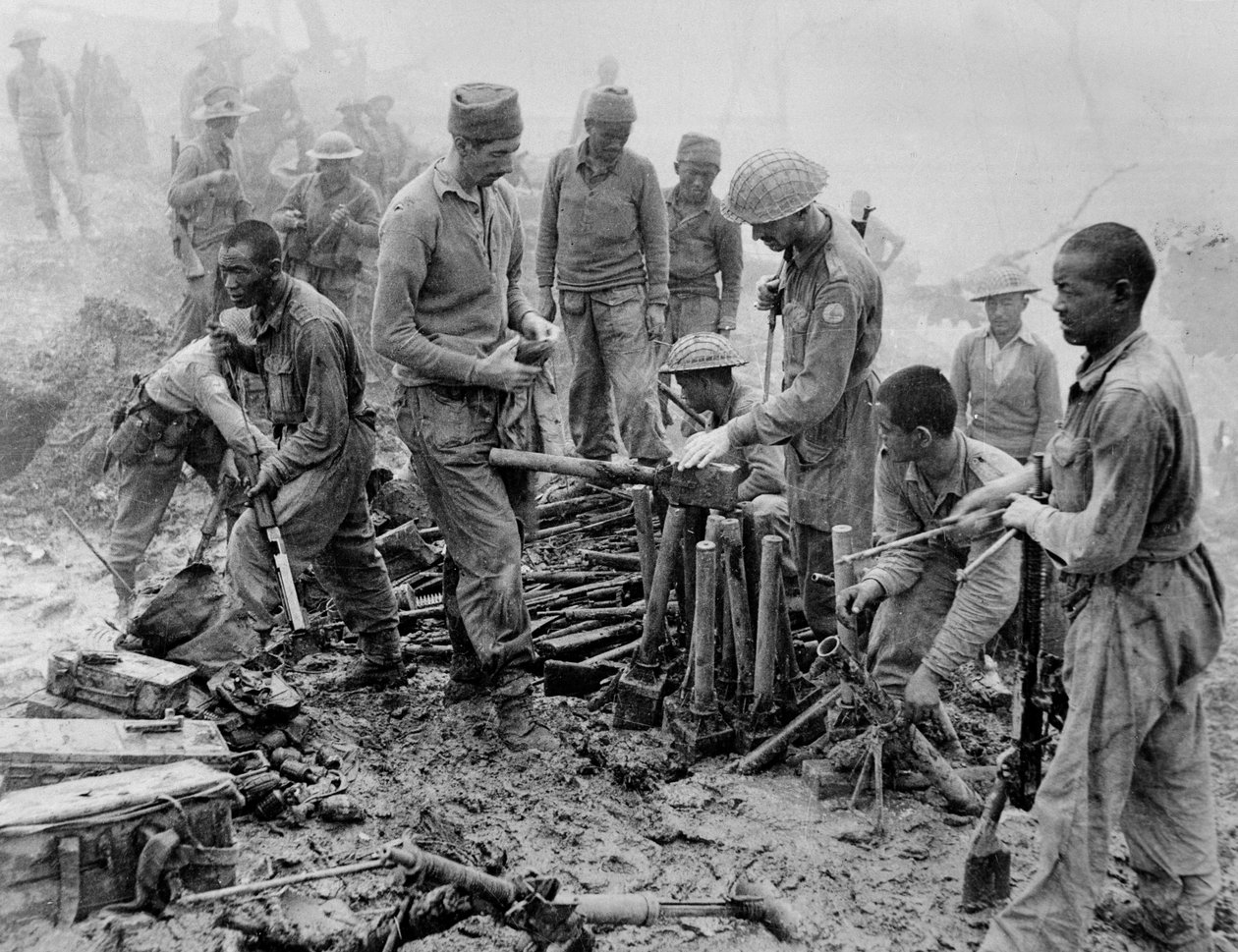 在1944年Imphal-Kohima战役期间捕获了Scraggy 作者 英国摄影师
