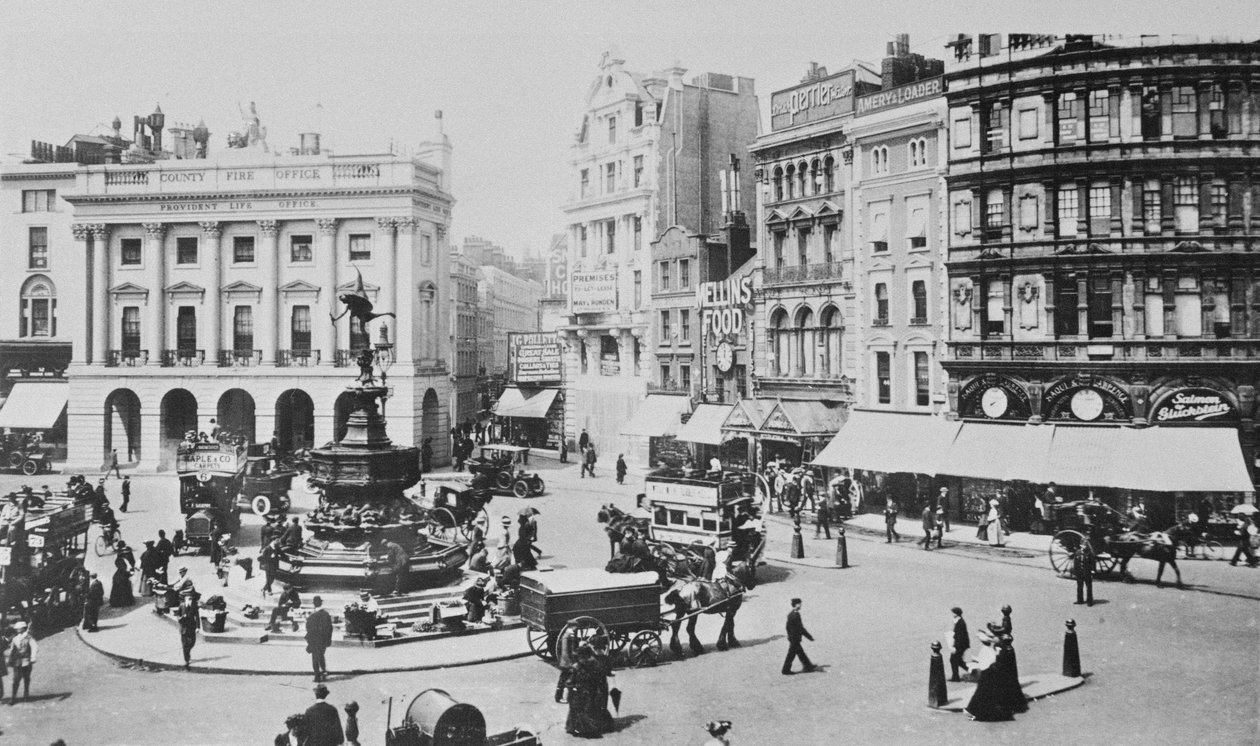 皮卡迪利广场的视图，c。 1900 作者 英国摄影师