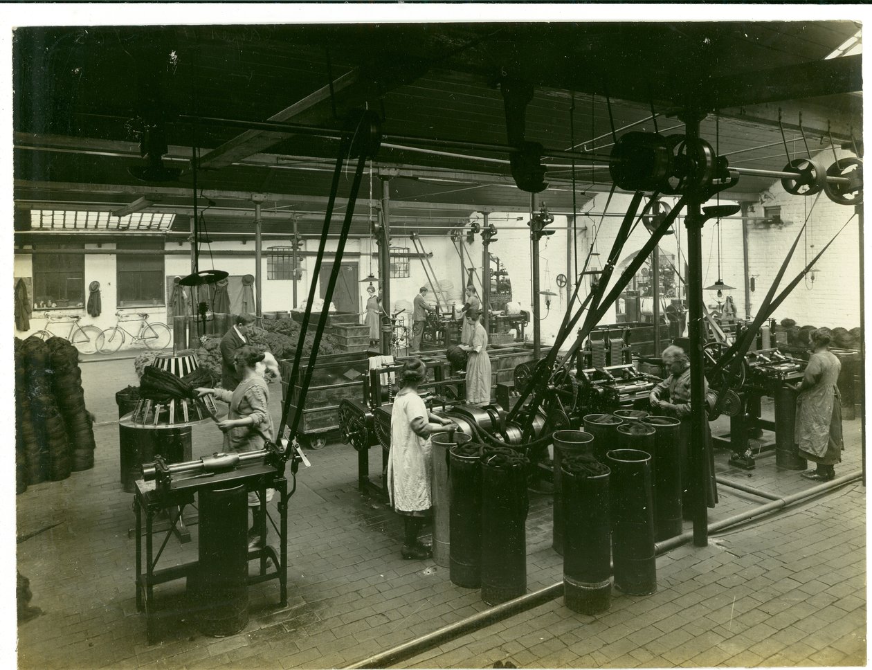 绕组和冷却（hoisery）工厂，1923年 作者 英国摄影师