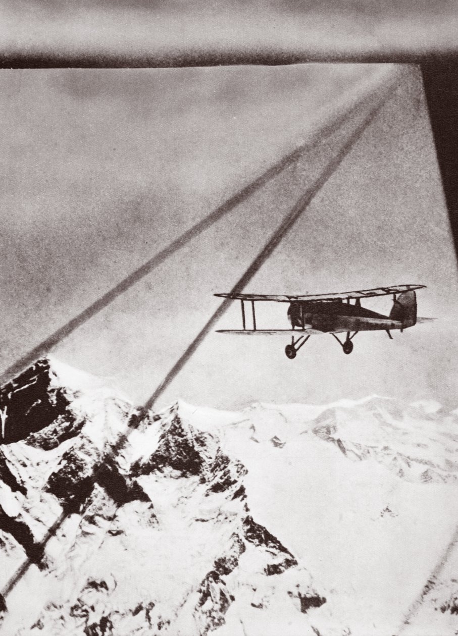 1933年珠穆朗玛峰上空的翅膀 作者 英国摄影师