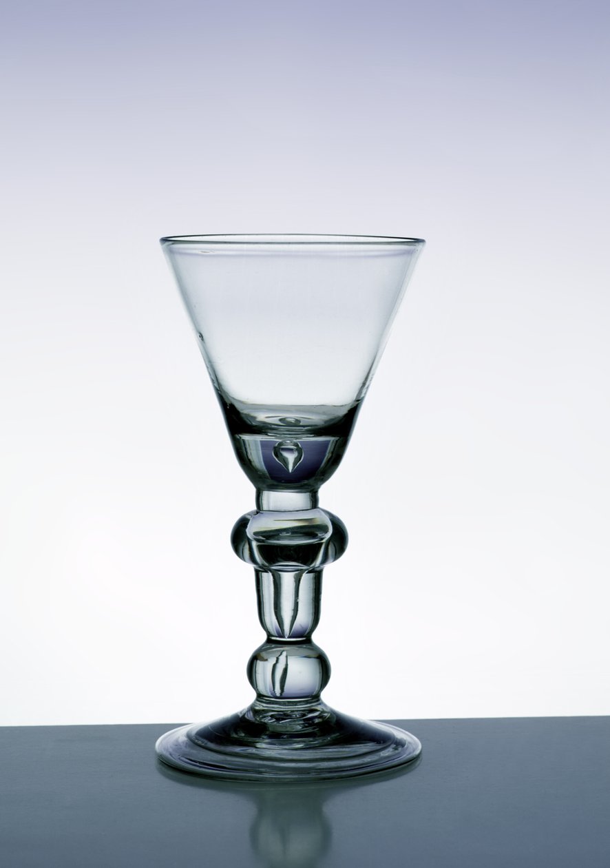 栏杆干高脚杯，c.1700-20（铅玻璃） 作者 英语学校