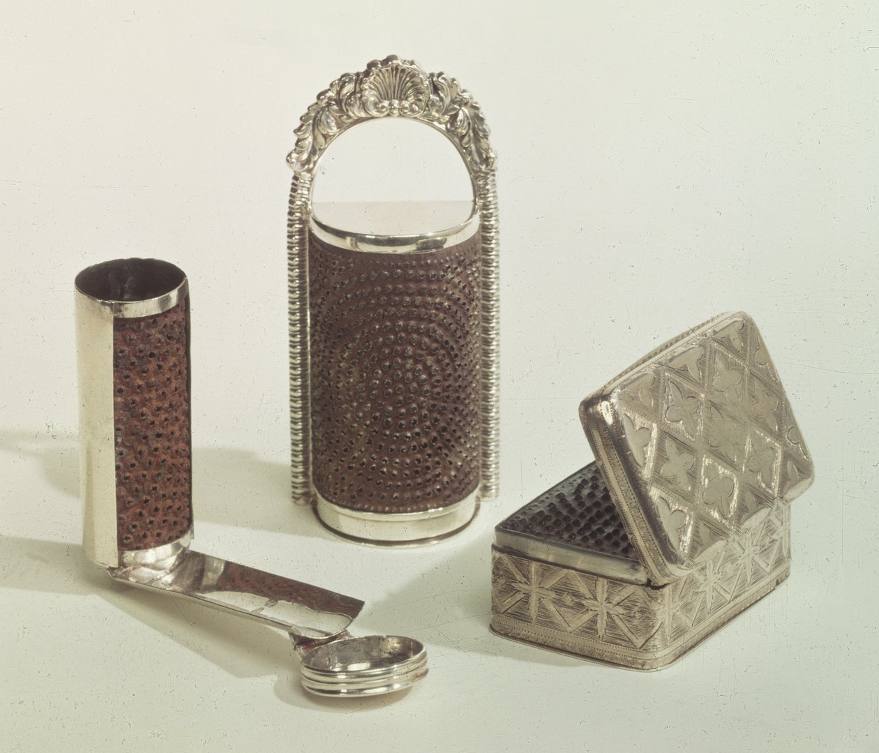 肉豆蔻磨刀的收集，1828-40（银） 作者 英语学校