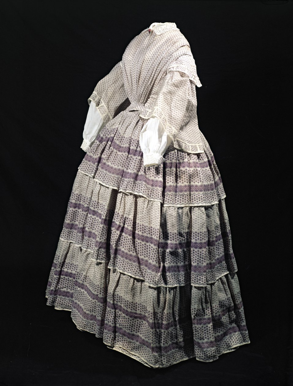 Crinoline连衣裙，1850-60（印花平纹细布） 作者 英语学校