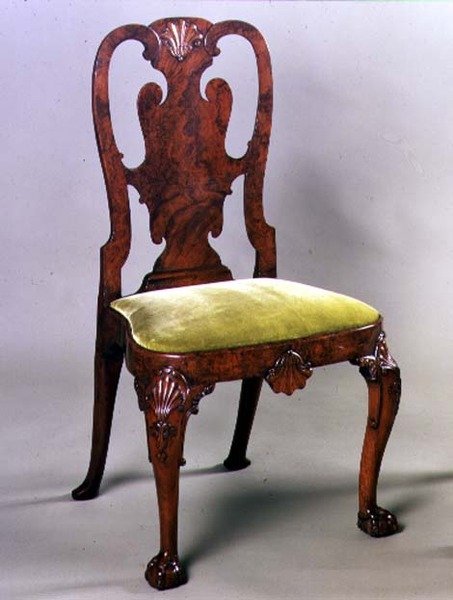 乔治一世的椅子有贝壳雕刻和cabriole腿，c.1720（胡桃木） 作者 英语学校