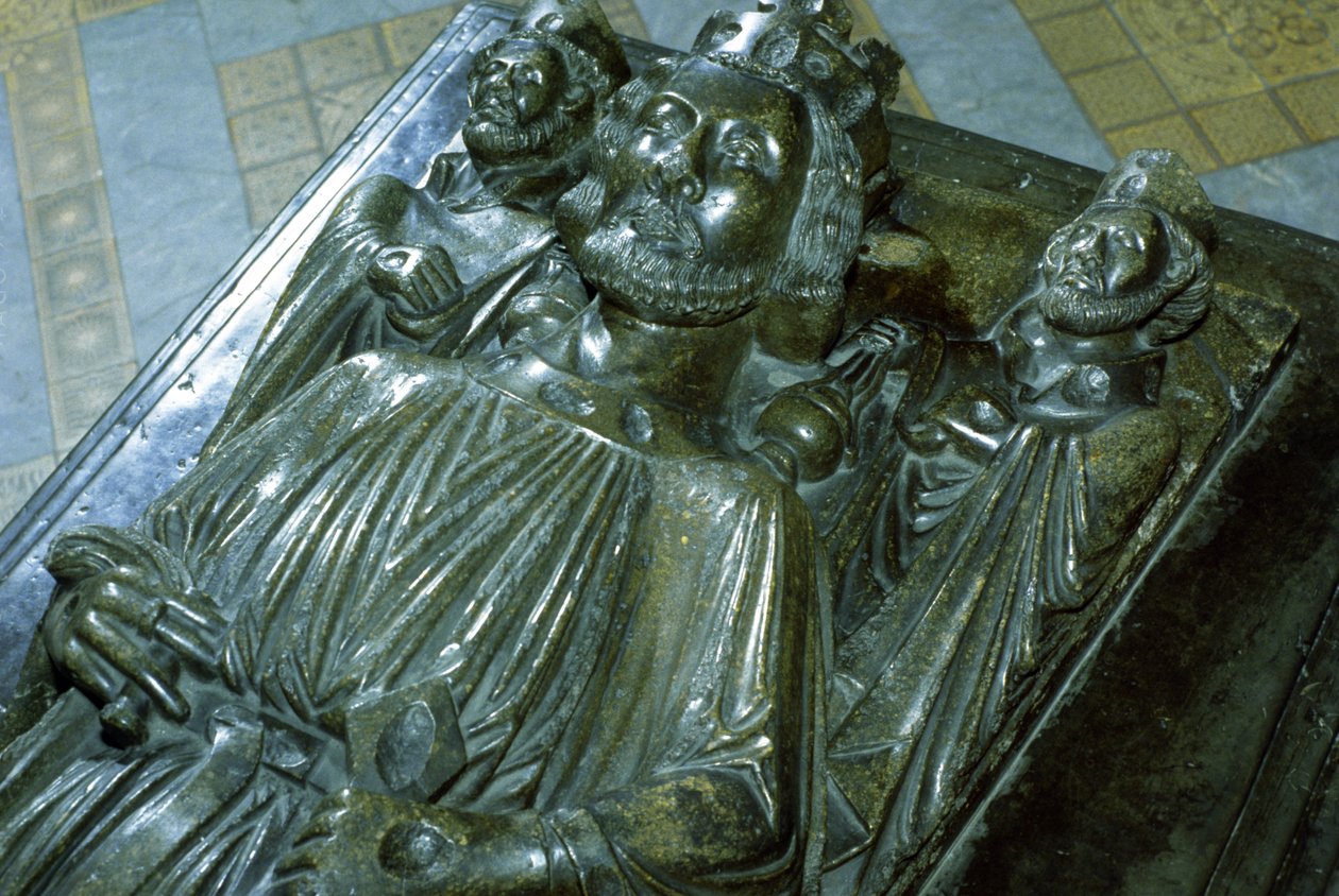约翰王坟墓有两个微型人物，圣瓦尔斯坦和圣奥斯瓦尔德，1232年 作者 英语学校