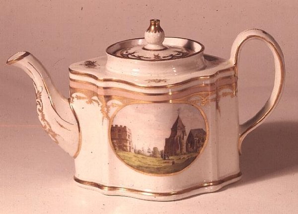 新的大厅茶壶，画有多佛城堡的景色，c.1800（瓷器） 作者 英语学校