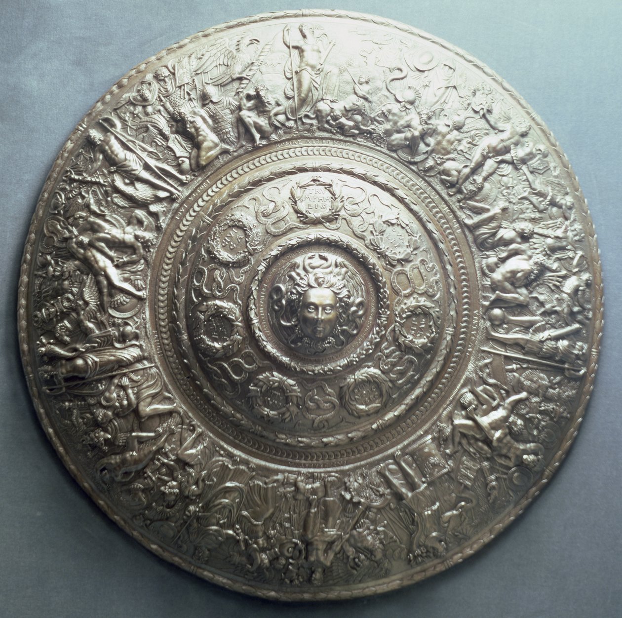 盾与美杜莎的头，1552（银） 作者 英语学校