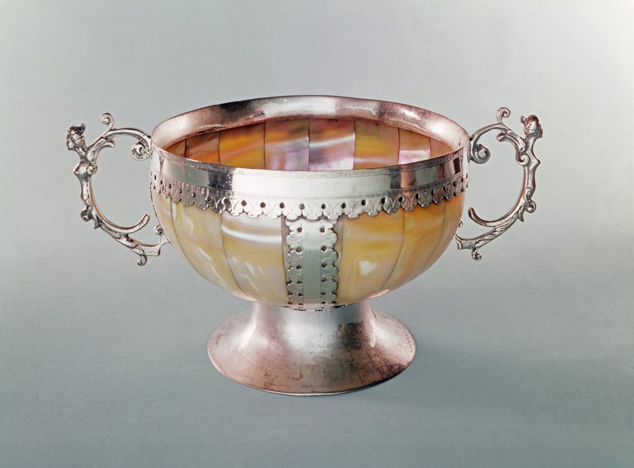 银色镶嵌珍珠贝母碗，1650-1700（珍珠母和银） 作者 英语学校