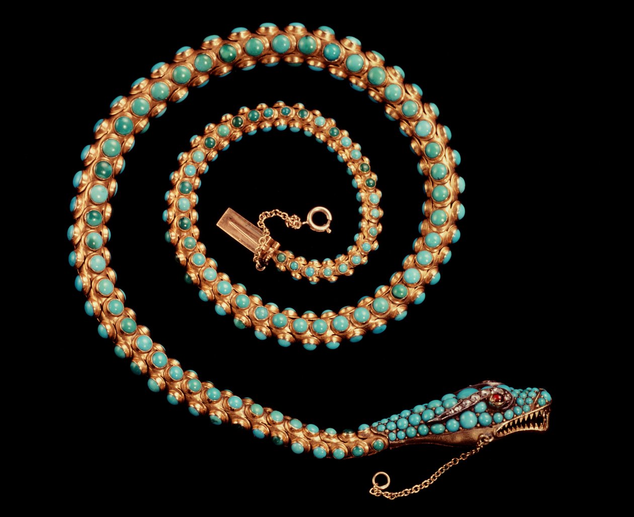 Snake项链，1844年（金镶嵌宝石，石榴石和绿松石） 作者 英语学校