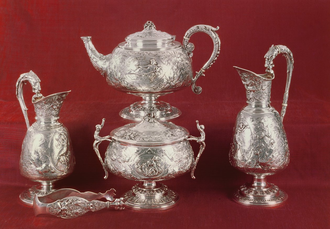 带有追逐装饰的Teaset，法国风格，1874-75伦敦（银色） 作者 英语学校