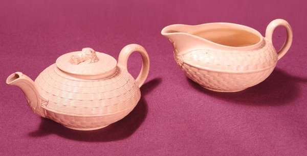 Wedgwood caneware茶壶和牛奶壶，1860（陶瓷） 作者 英语学校
