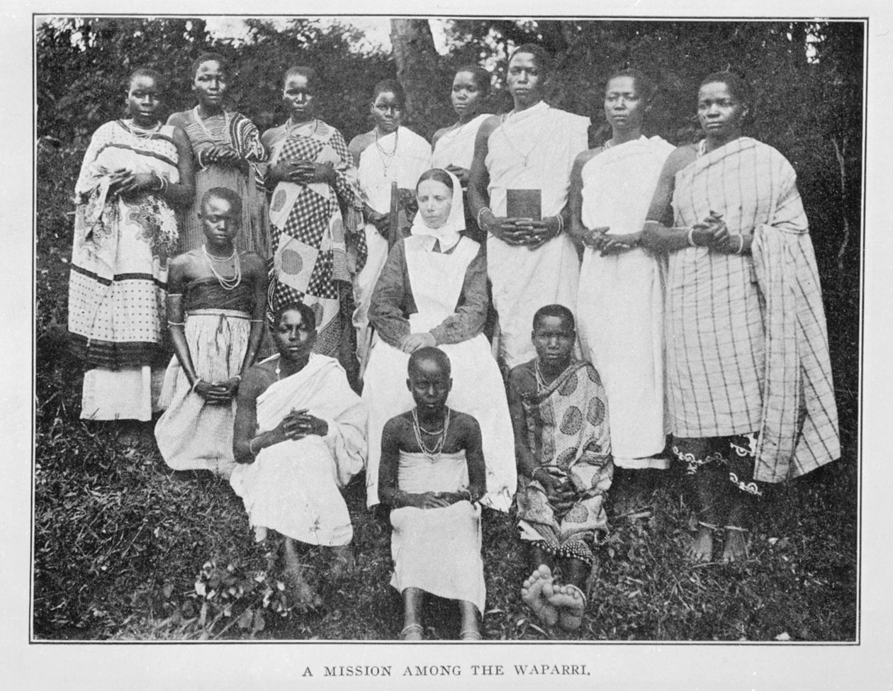 Waparri中的一名Misson，来自In Wildest Africa：通过乌干达，维多利亚尼安萨，乞力马扎罗地区和英属东非的狩猎和探险之旅的记录，作者Peter MacQueen，1910年 作者 英国摄影师