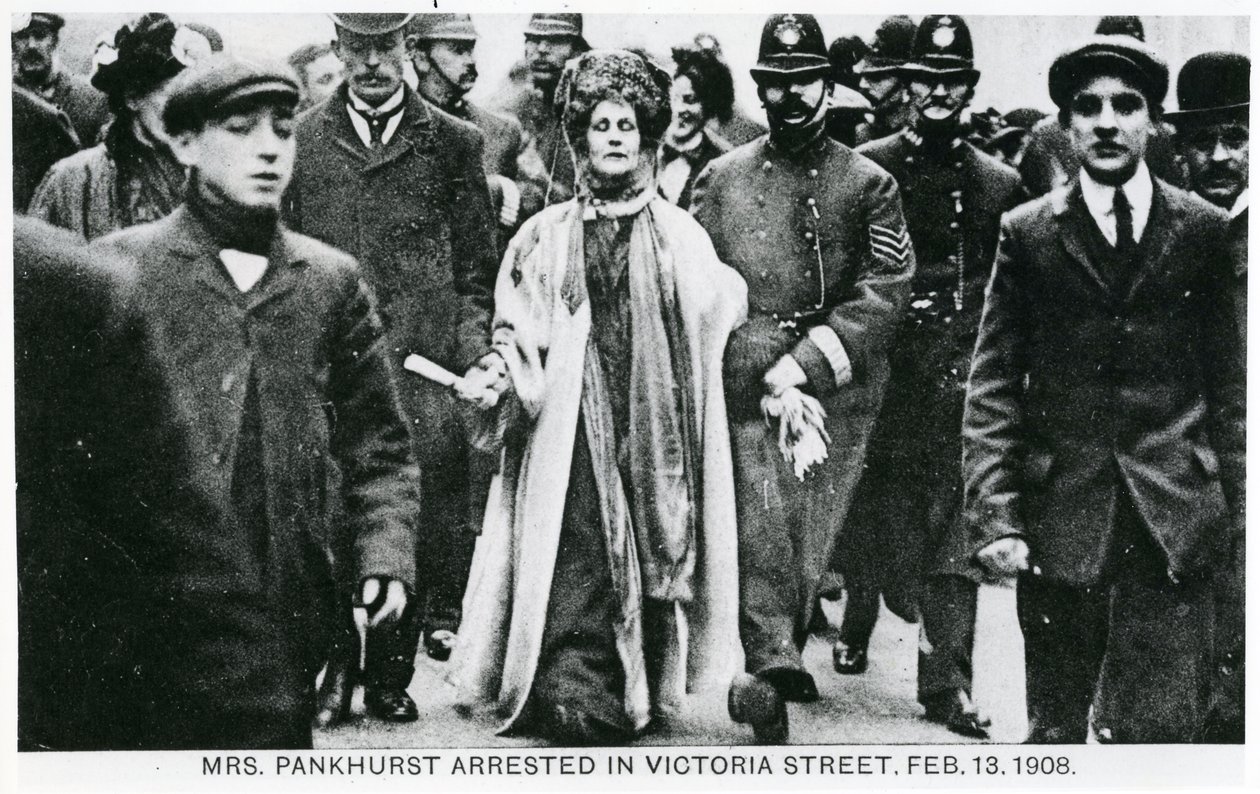 1908年2月13日，维多利亚街的Emmeline Pankhurst夫人被捕 作者 英国摄影师
