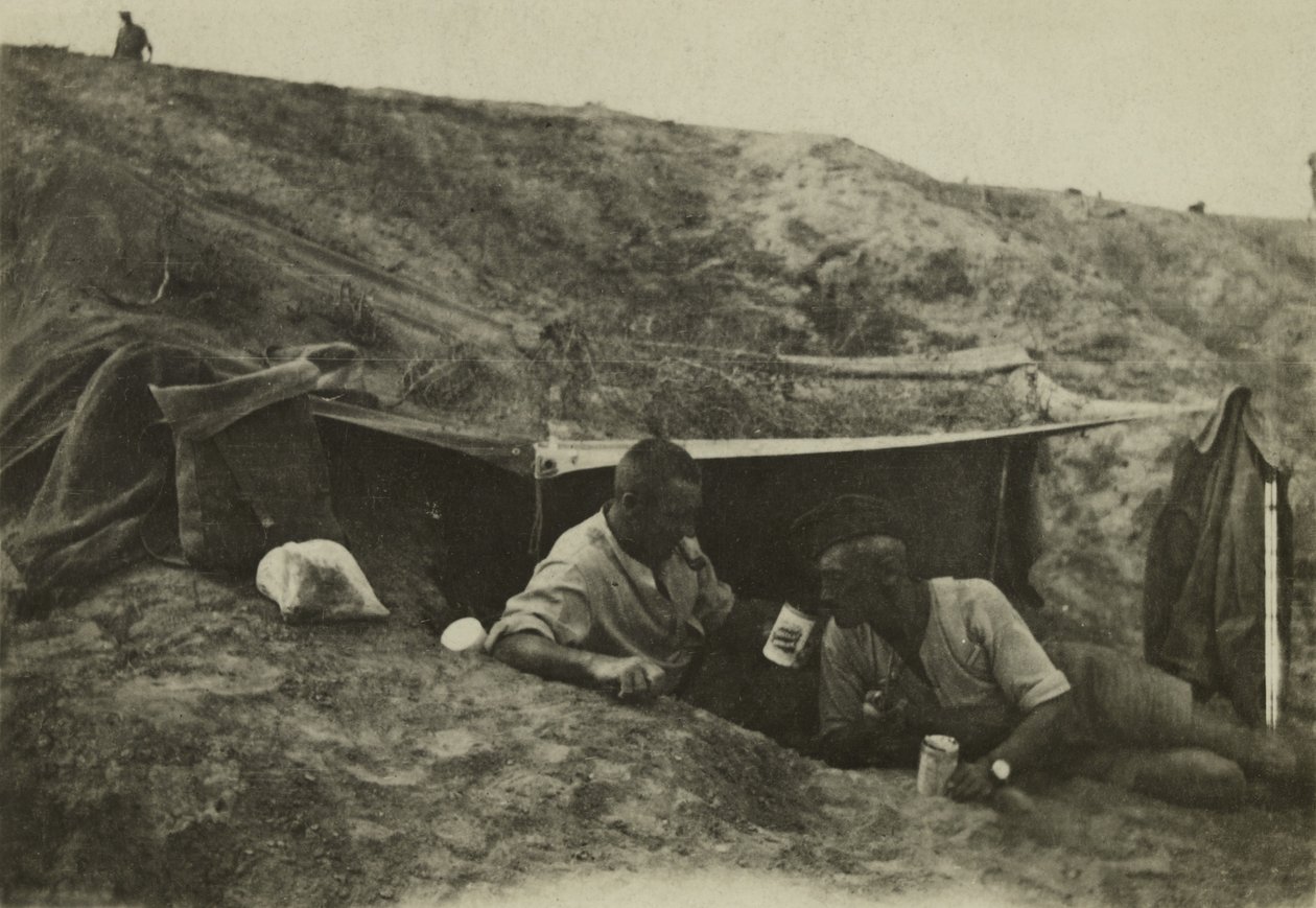 1917年10月，英国士兵在巴勒斯坦泰尔杰米营地下班（黑白照片）。 作者 英国摄影师