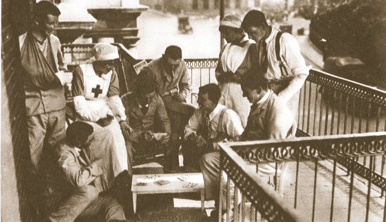 快乐，快乐受伤的男人！从1916年6月21日的“画报战争新闻”（sepia photo）中完成了英雄崇拜的男人们 作者 英国摄影师
