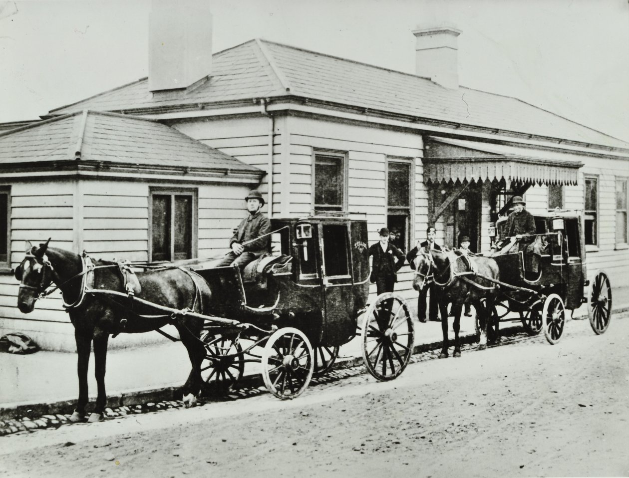 1885年Westbourne Park Station的马车出租车 作者 英国摄影师