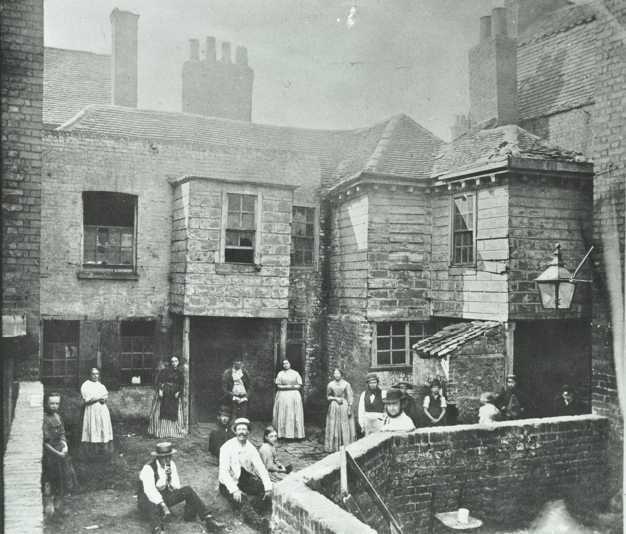 市场法院，伦敦，1868年 作者 英国摄影师