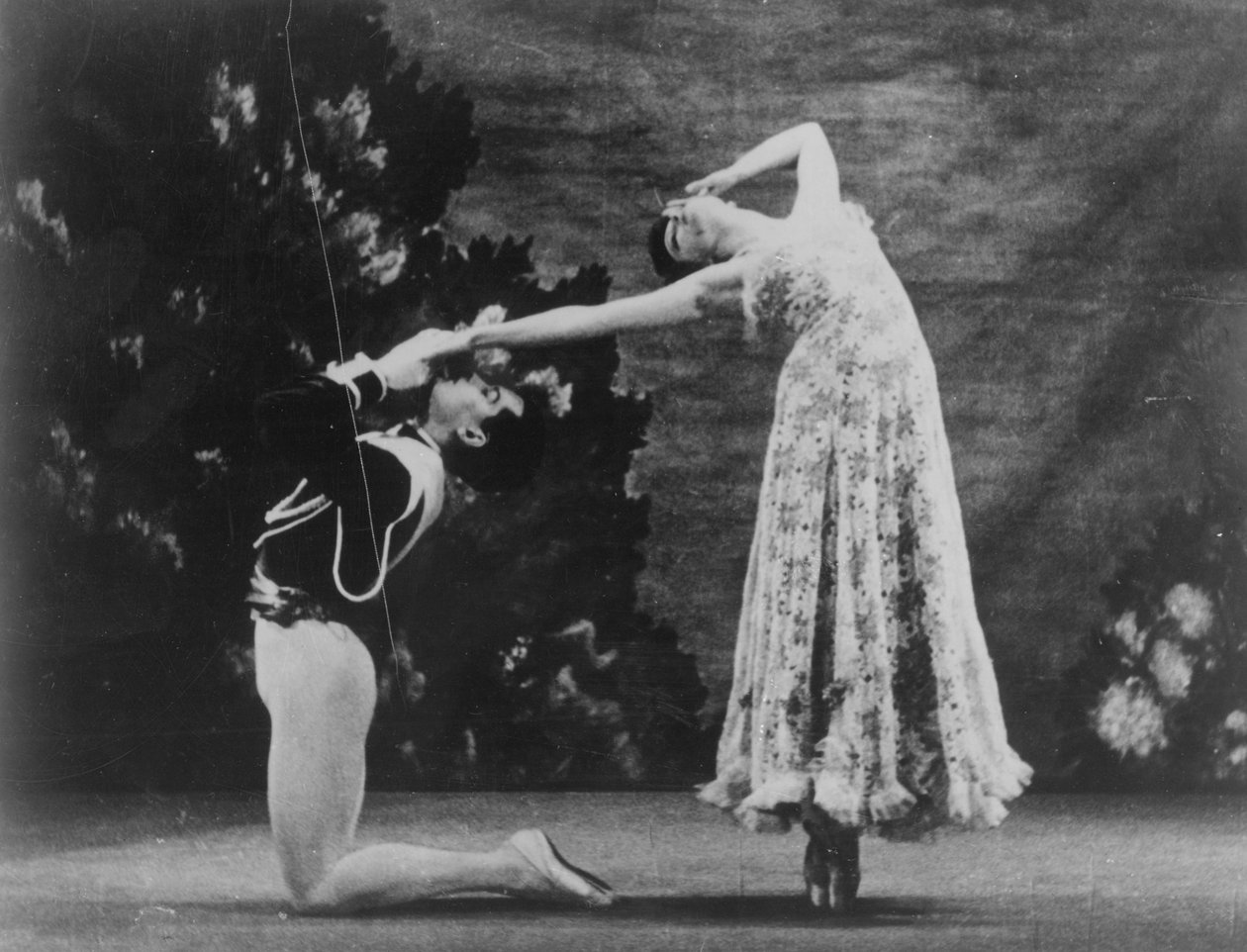 Maude Lloyd和Hugh Laing于1936年在伦敦水星剧院表演&39;Jardin aux Lilas&39; 作者 英国摄影师
