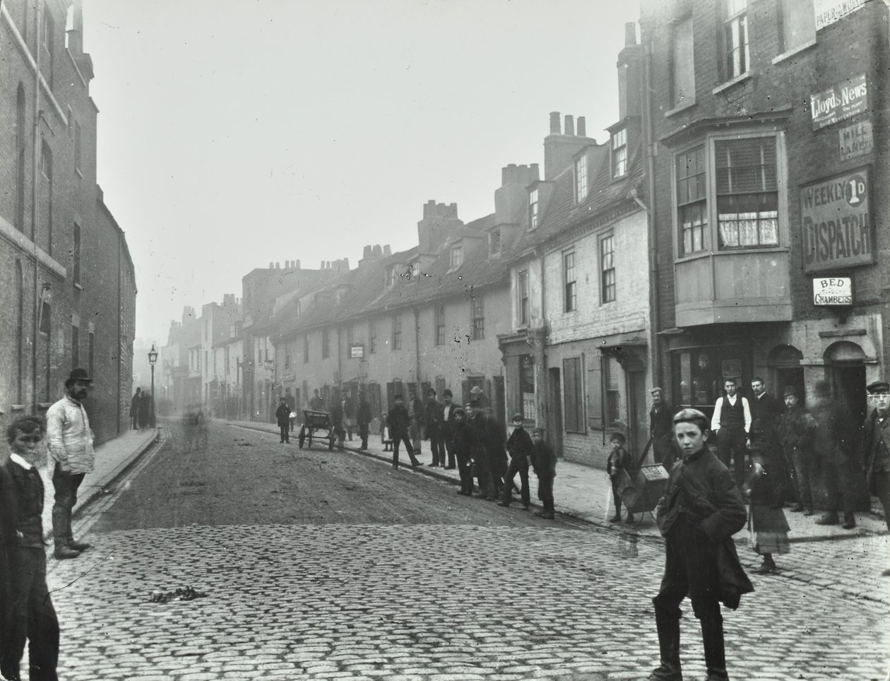 Mill Lane：来自1895年伦敦Deptford Broadway 作者 英国摄影师