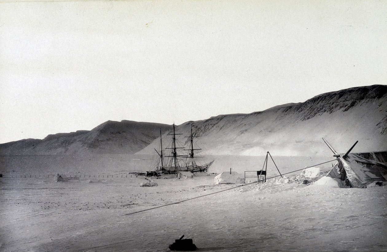 北极：发现湾，冬季 - 载于《1875-76 年极地航行记》，G.S. Nares 编辑。伦敦 作者 英国摄影师