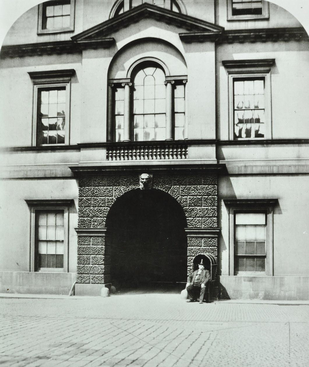Northumberland House，Charing Cross，Westminster LB：庭院，1880年 作者 英国摄影师