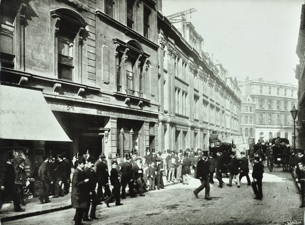 旧宽街，证券交易所入口，伦敦金融城，1890年 作者 英国摄影师