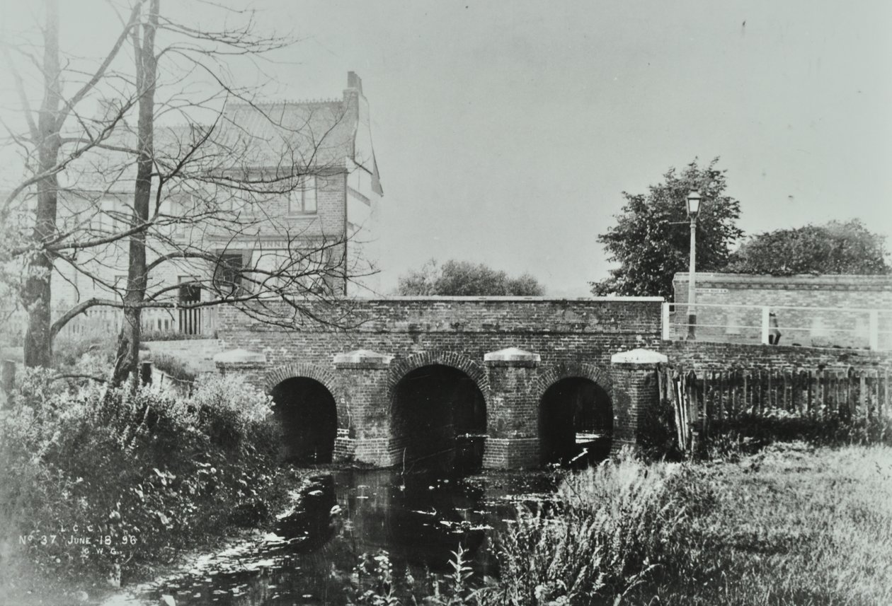 Roe Bridge，Mitcham Lane，1897 作者 英国摄影师