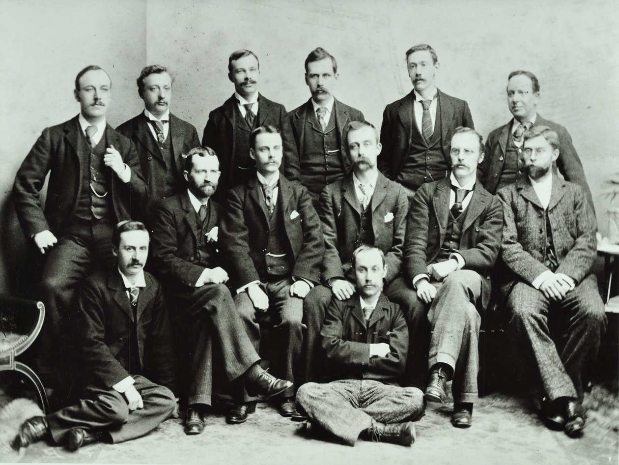 罗森代尔路学校：1897年的教师群体 作者 英国摄影师